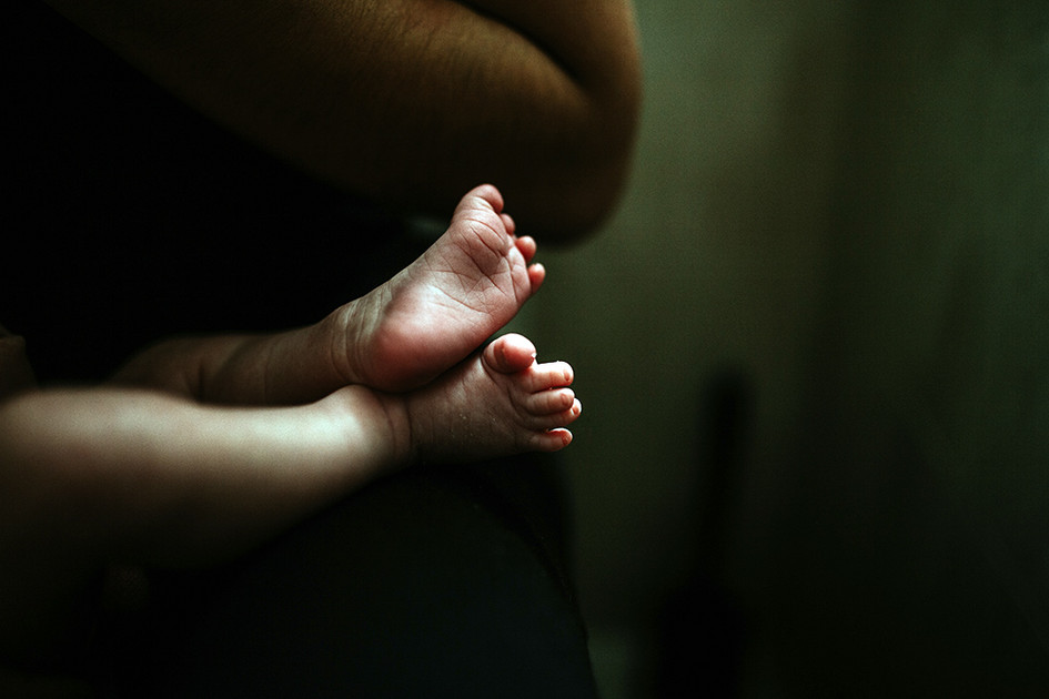 Αχαΐα: Μητέρα στο εδώλιο για το θάνατο του μωρού της – Κατηγορείται ότι του έδωσε βότκα