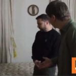 Βίντεο: «Εδώ μένω εδώ και έναν χρόνο» λέει ο Ζελένσκι και δείχνει το δωμάτιό του