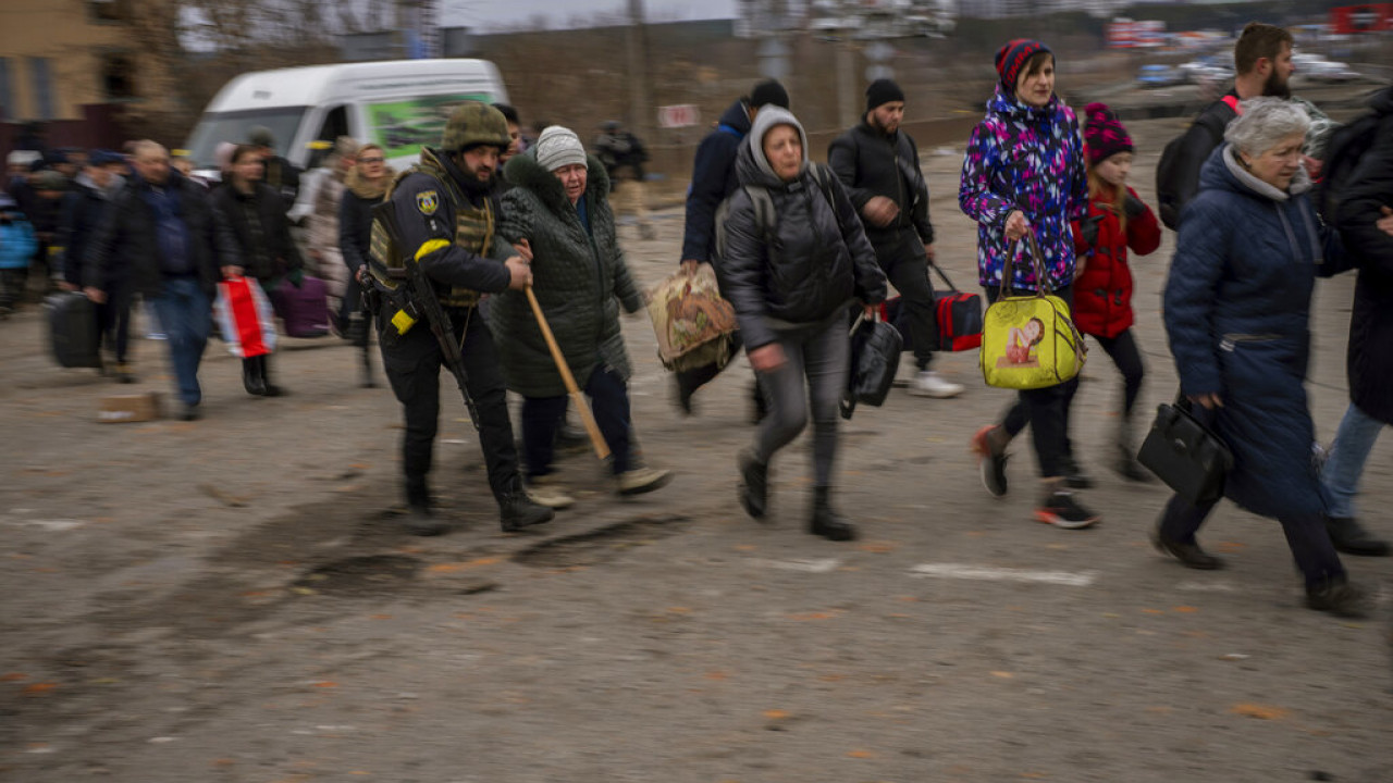 Η Ελλάδα έχει υποδεχθεί  76.000 πρόσφυγες από την Ουκρανία, εκ των οποίων 6.100 είναι παιδιά