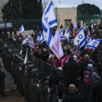 Ισραήλ: Εγκρίθηκε σε πρώτο βαθμό  η αμφιλεγόμενη δικαστική μεταρρύθμιση-Διαμαρτυρίες μέσα και έξω από τη Βουλή