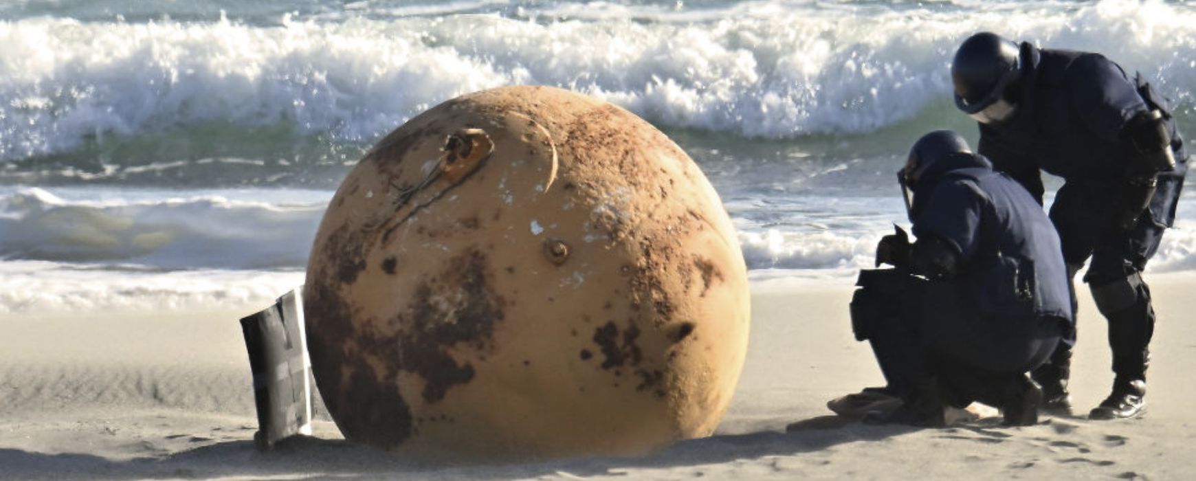 Λύθηκε το μυστήριο με τη σιδερένια μπάλα σε ακτή της Ιαπωνίας – Πρόκειται για κάτι πολύ συνηθισμένο (Videos)
