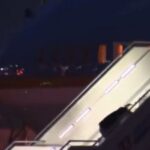 Μπάιντεν: Νέα πτώση στη σκάλα του Air Force One κατά την αποχώρηση από την Πολωνία