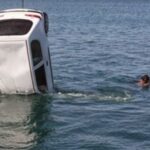 Πανικός στο λιμάνι της Χαλκίδας: Ξέχασε να βάλει χειρόφρενο και το αμάξι «έκανε βουτιά» στη θάλασσα