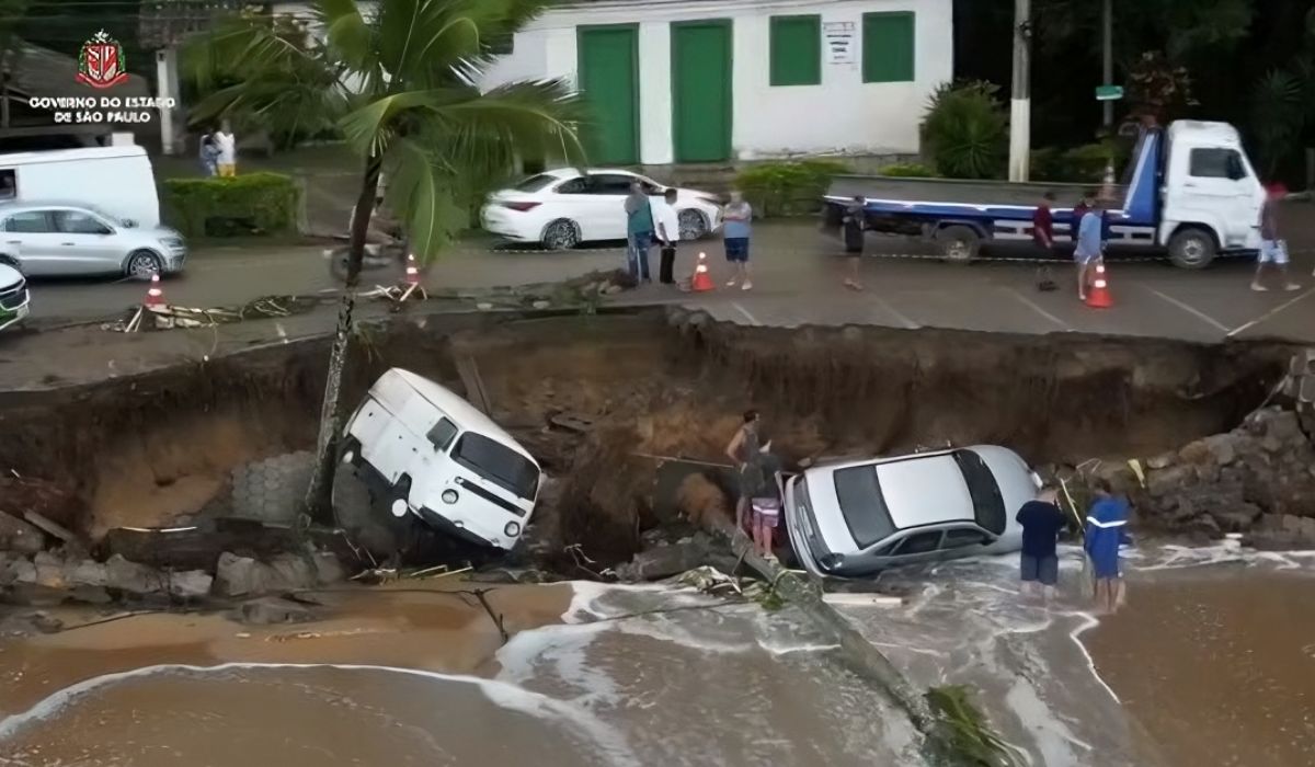 Πλημμύρες και κατολισθήσεις στη Βραζιλία – Τουλάχιστον 36 νεκροί, άγνωστος ο αριθμός των αγνοουμένων (video)