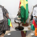 Στην Μπουρκίνα Φάσο, ο πρωθυπουργός του Μάλι δηλώνει «η δημοκρατία έρχεται μετά την ασφάλεια»