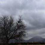 Χαλάει ο καιρός την Κυριακή της Αποκριάς με βροχές και αφρικανική σκόνη