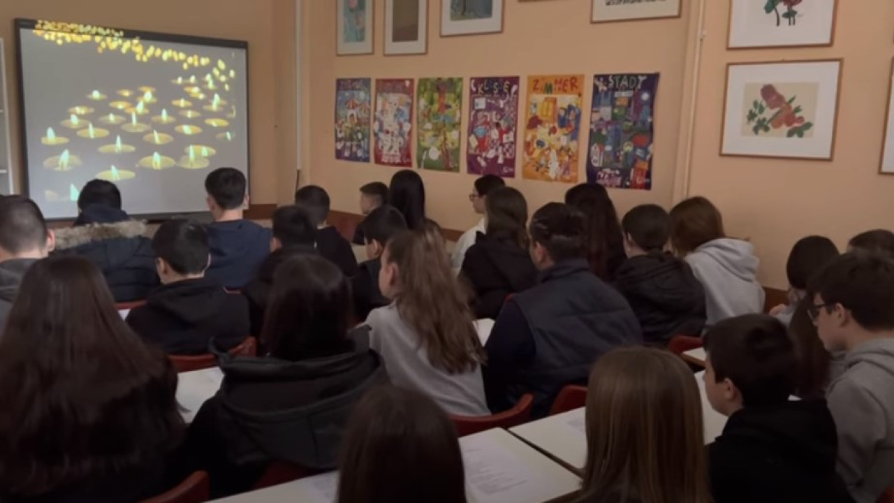 Μαθητές διασκεύασαν το «φιλαράκι» για την τραγωδία στα Τέμπη -Δείτε το βίντεο