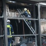 Nέα Σμύρνη: Μεγάλη φωτιά σε εστιατόριο – Ένας τραυματίας και ένα βρέφος μεταφέρθηκαν στο νοσοκομείο (Video)
