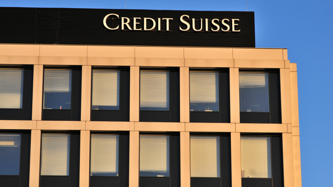 Politico: Αν η βαρετή Ελβετία δεν μπορεί να σώσει τις τράπεζές της, τότε ποιος μπορεί;