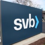 Silicon Valley Bank: Η First Citizens εξαγόρασε τα δάνεια και τις καταθέσεις της χρεοκοπημένης τράπεζας