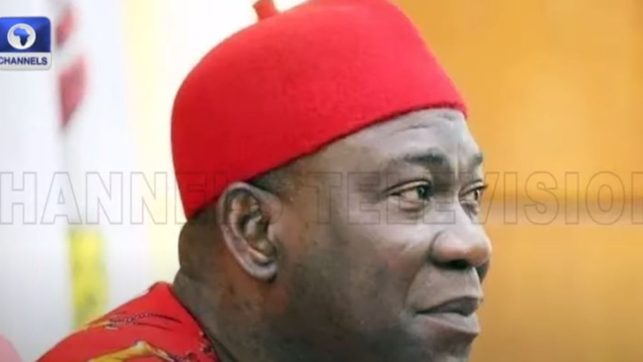 Ένοχος ο Νιγηριανός γερουσιαστής που προσπάθησε να αφαιρέσει το νεφρό νεαρού για να το μεταμοσχεύσει στην κόρη του