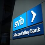 Αναταράξεις προκαλεί η Silicon Valley Bank στις ΗΠΑ: Οι τράπεζες έχουν χάσει 52 δισ. δολάρια χρηματιστηριακής αξίας