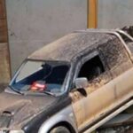 Απίστευτο τροχαίο στην Κρήτη: Αγροτικό γκρέμισε τοίχο σπιτιού και μπήκε μέσα
