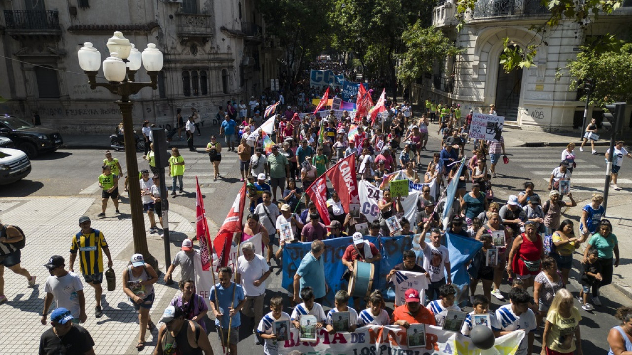 Αργεντινή: Ο πληθωρισμός «σπάει το φράγμα» του 100%- Σε απόγνωση οι πολίτες