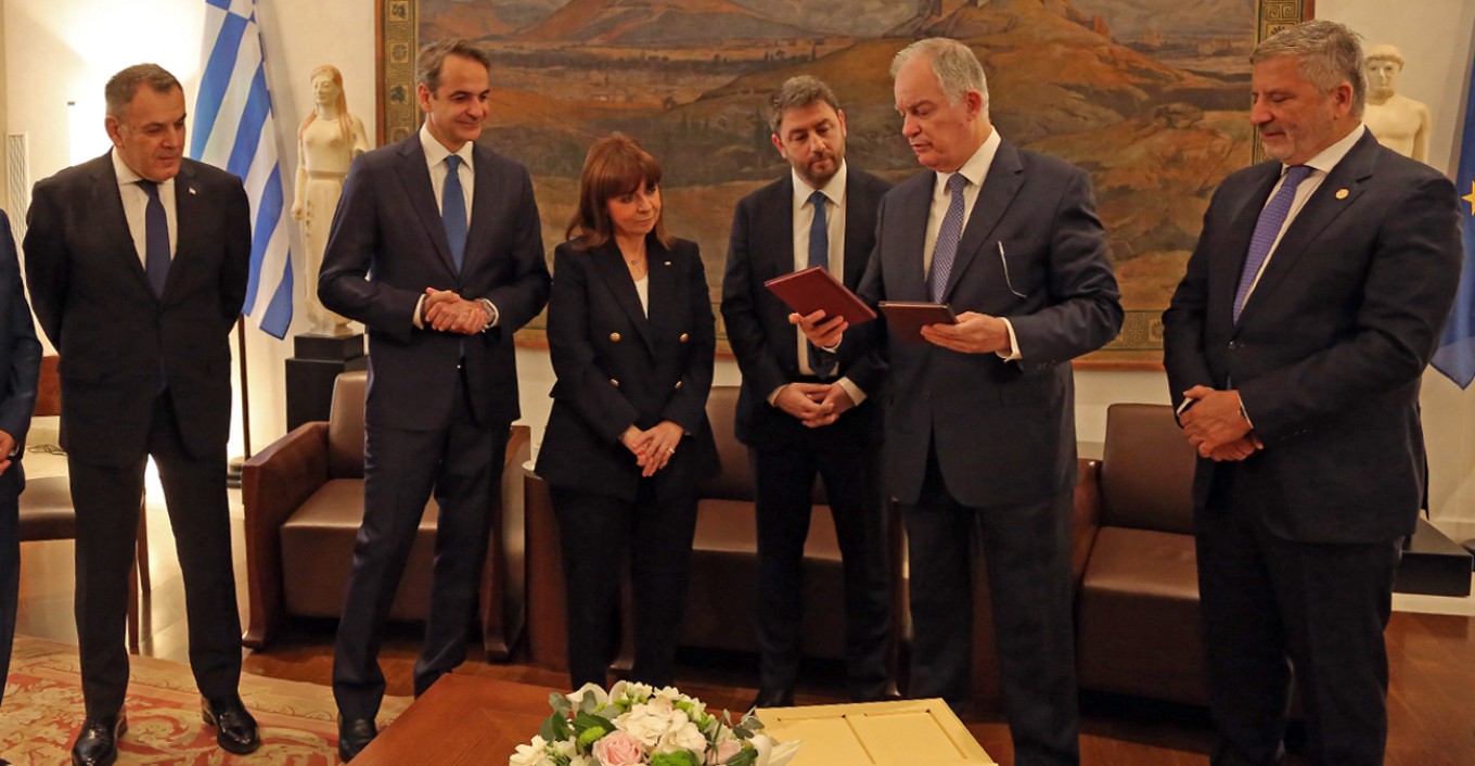 Βουλή: Πρώτη συνάντηση Μητσοτάκη – Ανδρουλάκη, μετά τη δήλωση για το πρόσωπο του πρωθυπουργού