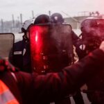 Γαλλία: Απεργιακό μπλακ άουτ για το συνταξιοδοτικό την Τρίτη – Μαζικές διαδηλώσεις, επί ποδός 13.000 αστυνομικοί