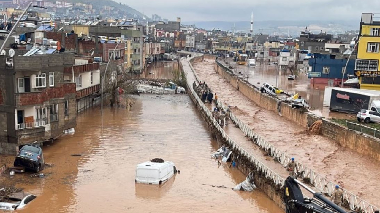 Δεν έχει τέλος η τραγωδία στην Τουρκία: Στους 14 οι νεκροί από τις πλημμύρες στις σεισμόπληκτες περιοχές - Δείτε βίντεο