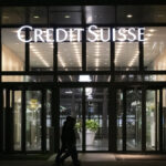 Διαβουλεύσεις για εξαγορά της Credit Suisse από τη UBS αποκαλύπτουν οι Financial Times