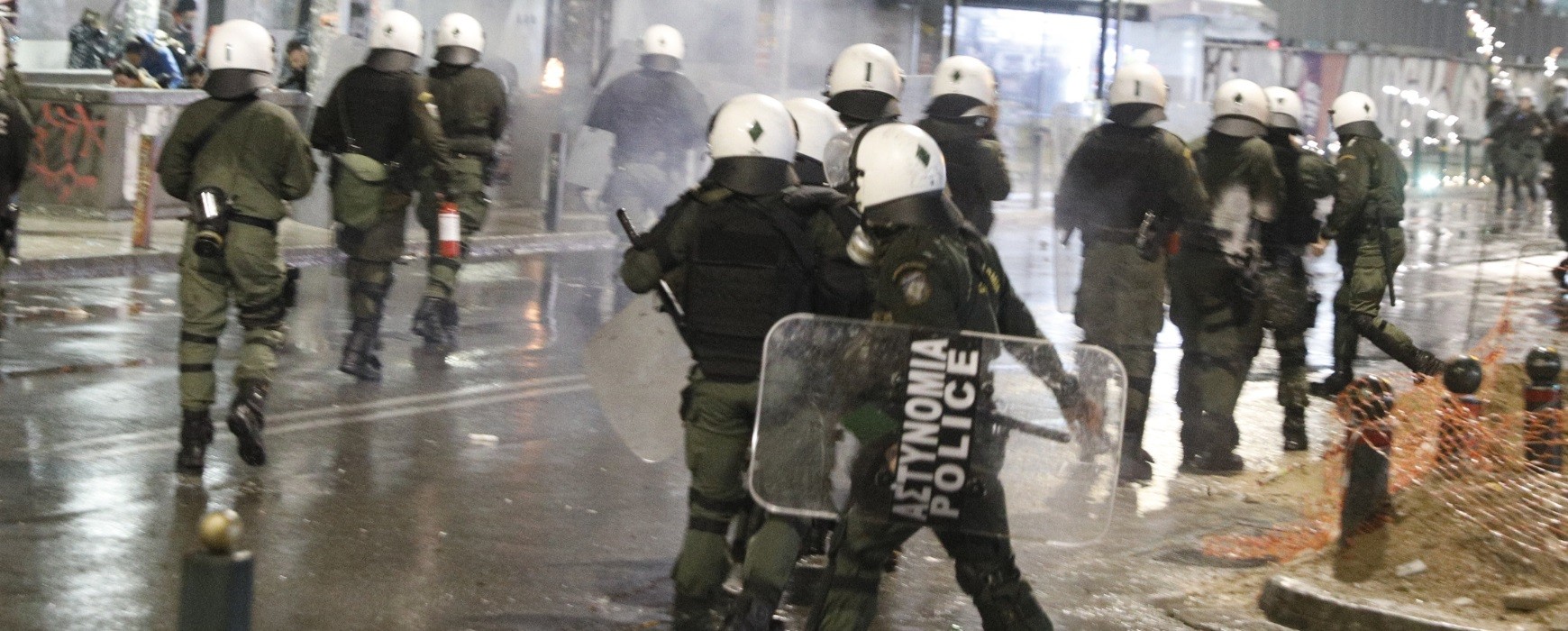 Δυστύχημα στα Τέμπη: Επεισόδια μετά τις πορείες σε Αθήνα και Θεσσαλονίκη (Photos/Videos)