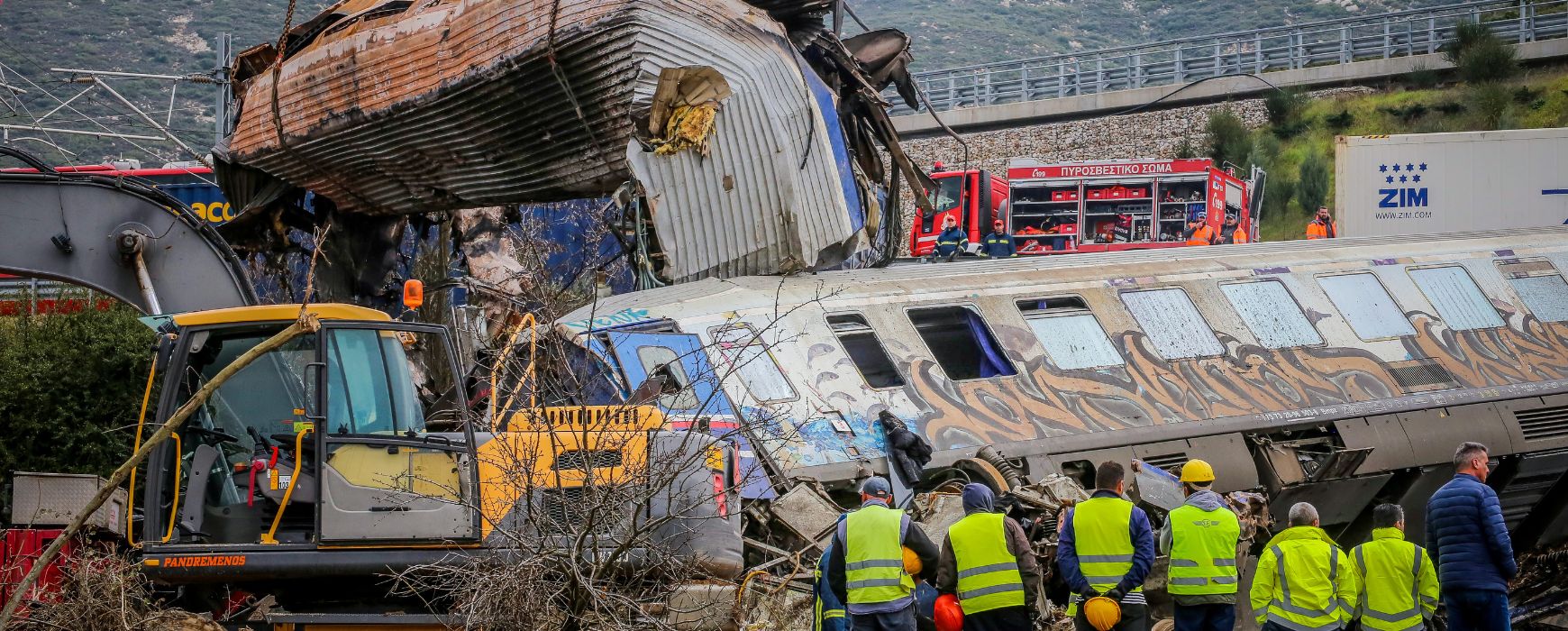 Δυστύχημα στα Τέμπη: Στους 46 οι νεκροί – Ανασύρθηκαν 7 απανθρακωμένα πτώματα από το βαγόνι – εστιατόριο (photos/videos)