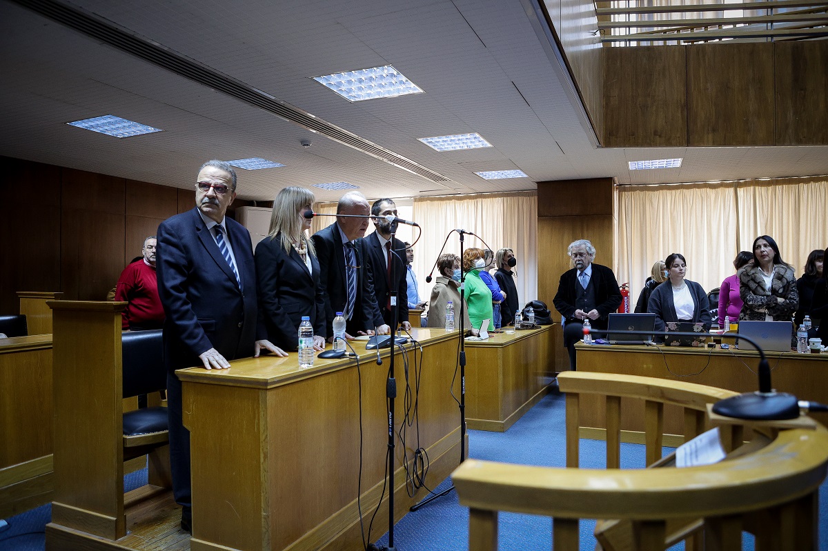 Ειδικό Δικαστήριο: Ένοχος για παράβαση καθήκοντος ο Δ. Παπαγγελόπουλος και επιβολή προστίμου 10 χιλ. ευρώ – Αθώα η Ε. Τουλουπάκη