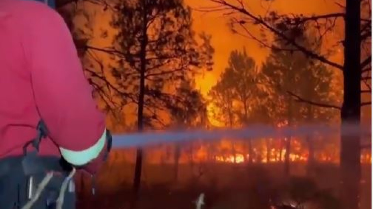 Εκτός ελέγχου μεγάλη πυρκαγιά στην Ισπανία - Εκατοντάδες άνθρωποι απομακρύνθηκαν από τα σπίτια τους - Δείτε βίντεο
