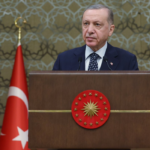 Ερντογάν: Γιατί δεν προσκλήθηκε στη «Διάσκεψη για την Δημοκρατία» – Με το βλέμμα στον Πούτιν ο Τούρκος πρόεδρος