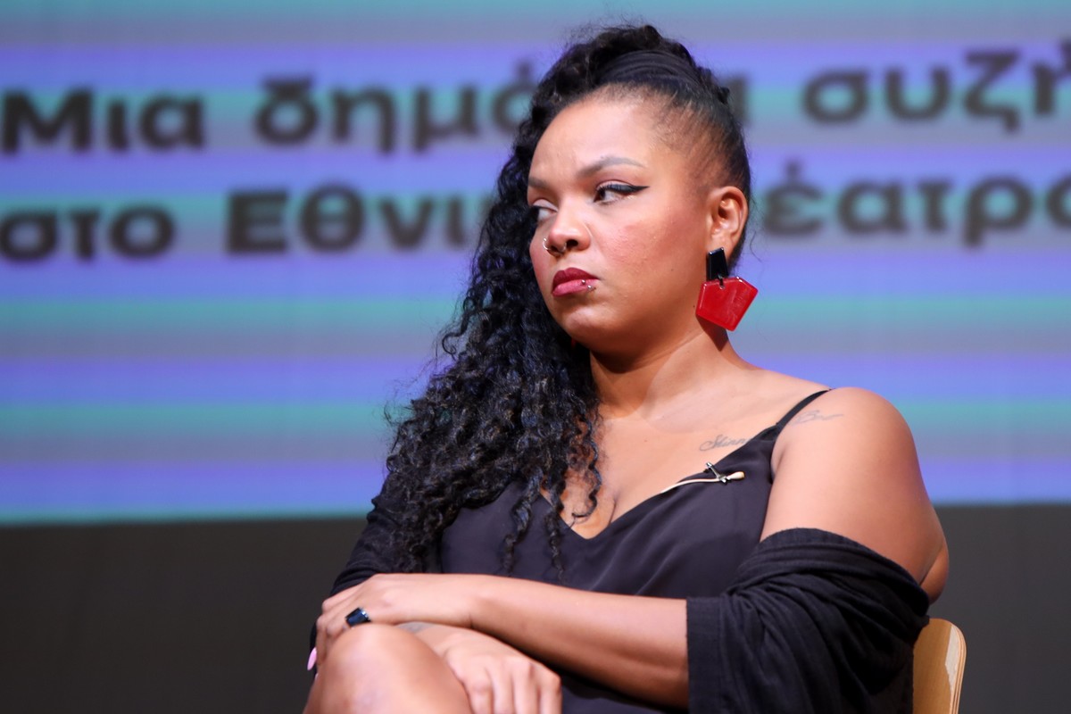 Η Idra Kayne έκλεισε το καπάκι στον νέο ρατσιστικό βόθρο του Βασίλη Τσιάρτα