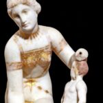 Η Αφροδίτη με το χρυσό μπικίνι είναι ο "επισκέπτης" του Μουσείου Ακρόπολης