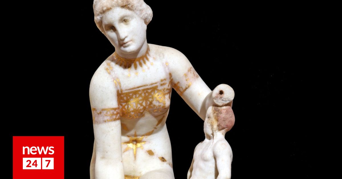 Η Αφροδίτη με το χρυσό μπικίνι είναι ο "επισκέπτης" του Μουσείου Ακρόπολης
