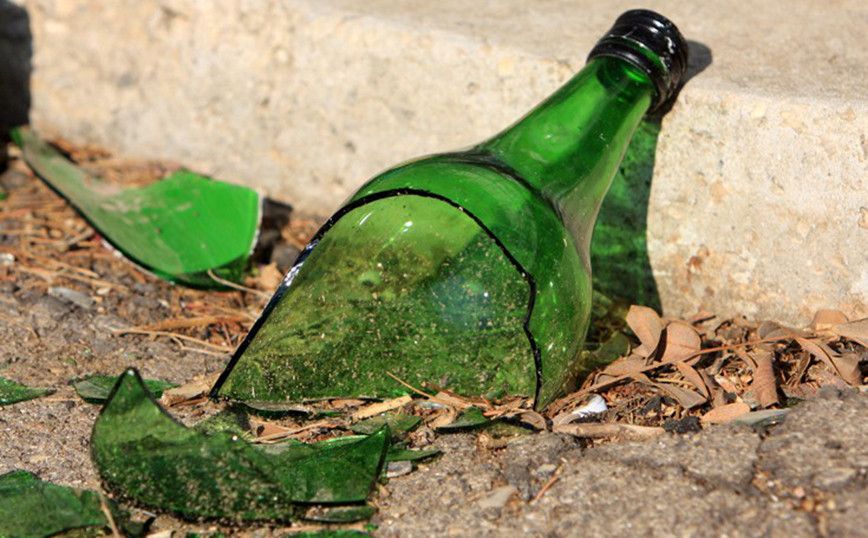 Θεσσαλονίκη: Ένα μπουκάλι έλυσε την υπόθεση φόνου 40χρονης τοξικομανούς – Κάθειρξη 12 ετών σε 47χρονο