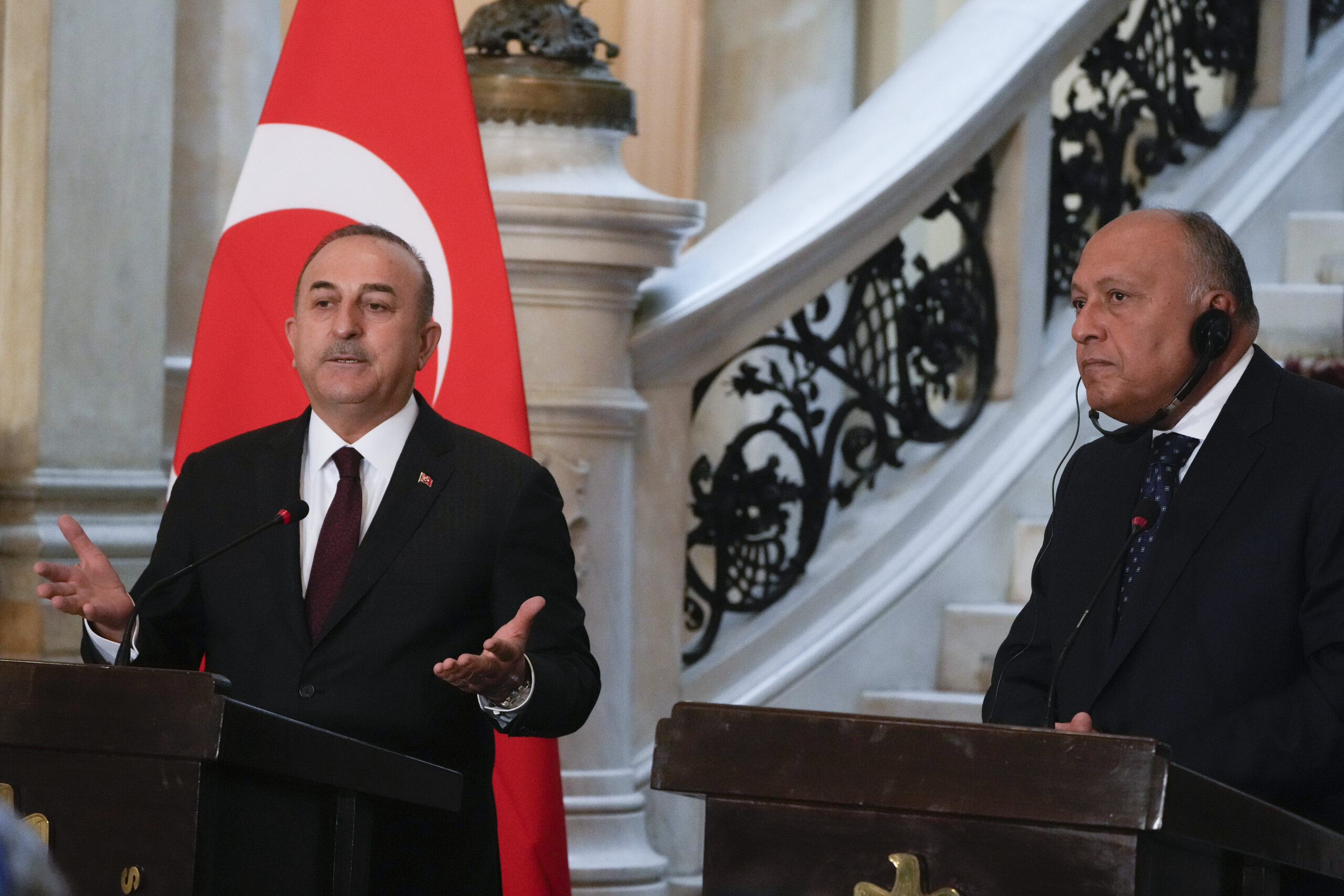 Οι ΥΠΕΞ Τουρκίας – Αιγύπτου πραγματοποίησαν τις πρώτες συνομιλίες τους μετά από μια δεκαετία
