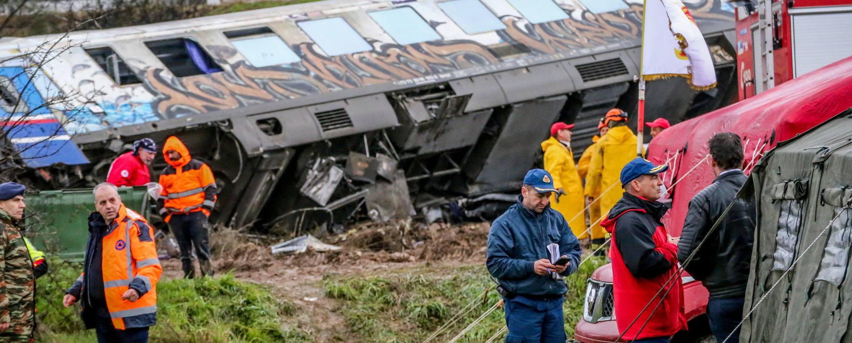 Τέμπη: Πινγκ πονγκ ευθυνών ανάμεσα σε Hellenic Train και ΟΣΕ για την τραγωδία – Δεν λειτουργεί ούτε η ραδιοεπικοινωνία στα τρένα