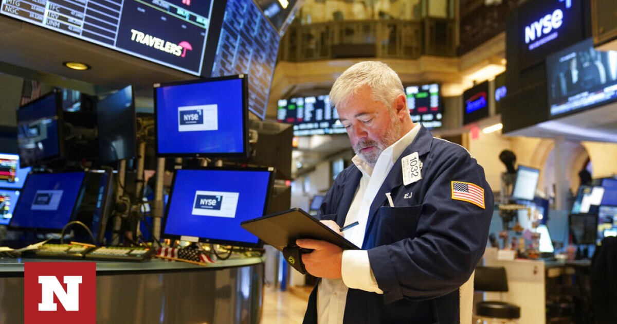 Τεχνολογία και Fed έριξαν τους δείκτες στη Wall Street