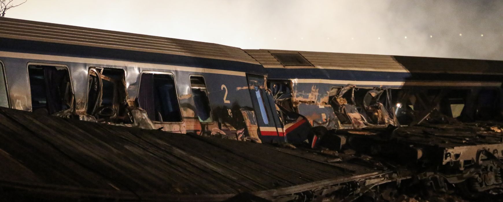 Τραγωδία στα Τέμπη: Τουλάχιστον 16 νεκροί, 85 τραυματίες από τη σύγκρουση τρένων (Photos/Videos)