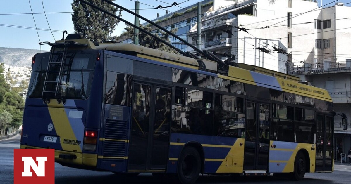 Τροχαίο στο κέντρο της Αθήνας: Τρόλεϊ έπεσε πάνω σε φορτηγό – Ένας τραυματίας