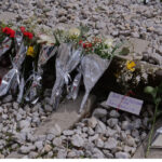 «Τόσο γρήγορα έβγαλαν τιμή και κοστολόγησαν τα νεκρά παιδιά μας;»: Συγκλονίζει πατέρας θύματος στα Τέμπη