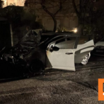 Φωτιά σε αυτοκίνητο σεκιούριτι στην Φιλοθέη: Πρόλαβαν και βγήκαν οι δυο επιβαίνοντες - Δείτε βίντεο