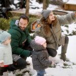 Χριστίνα Μπόμπα – Σάκης Τανιμανίδης: Απόδραση στα χιόνια με τις δίδυμες – Φωτογραφίες