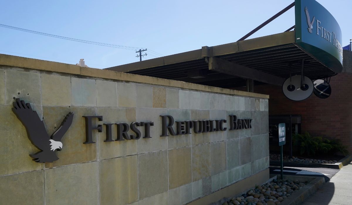 First Republic Bank: Η κατάρρευση της μετοχής της προκαλεί πανικό στα χρηματιστήρια