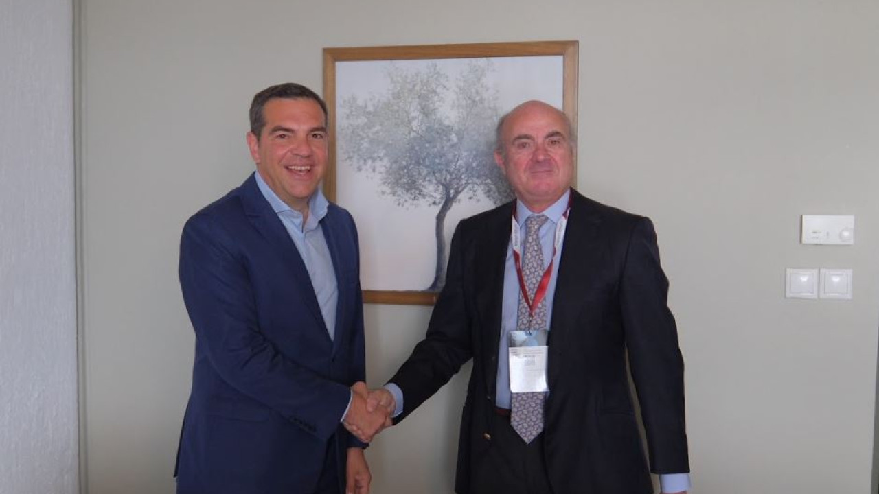 Forum Δελφών: Συνάντηση Τσίπρα με τον αντιπρόεδρο της ΕΚΤ