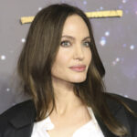 H Angelina Jolie στον Λευκό Οίκο με τον Maddox, που αντιγράφει τον Λεωνίδα Κουτσόπουλο