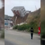 Incredible video from Mexico: Building collapses and ends up on a road! (video)