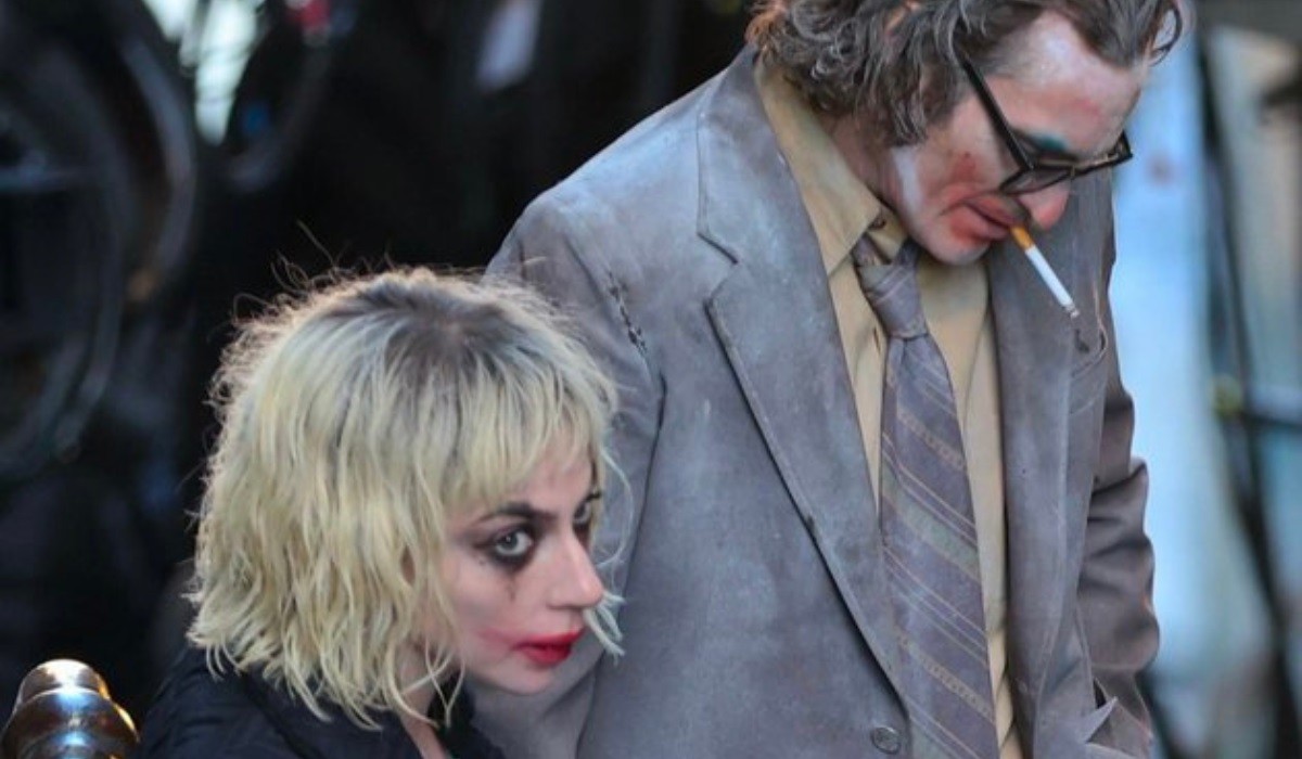Joker Folie à Deux: Lady Gaga και Χοακίν Φίνιξ καπνίζουν και χορεύουν στα σκαλιά του Μπρονξ (Photos/Videos)