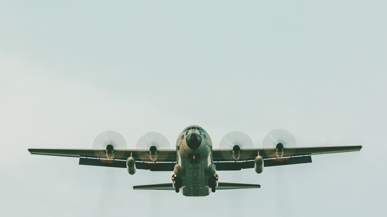 Απογειώθηκαν τα αεροσκάφη C-130 και C-27 για τον απεγκλωβισμό Ελλήνων στο Σουδάν