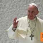 Βίντεο: Ο Πάπας Φραγκίσκος έλαβε εξιτήριο - «Είμαι ακόμη ζωντανός», είπε αστειευόμενος