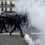 Γαλλία: Χιλιάδες στους δρόμους - Επεισόδια για το συνταξιοδοτικό (φωτογραφίες, βίντεο)
