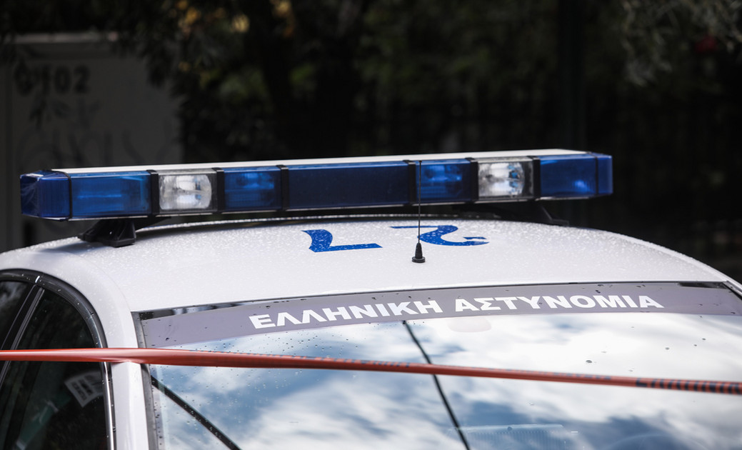 Γυναίκα βρέθηκε νεκρή μέσα σε αυτοκίνητο στη Θεσσαλονίκη