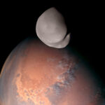 Δείμιος: Έτσι φαίνεται ο μικρότερος δορυφόρος του Άρη – Φωτογραφία που έστειλε στη Γη το διαστημικό σκάφος Hope