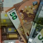 ΕΦΚΑ - ΔΥΠΑ: Ποιοι πάνε ταμείο έως την Παρασκευή για συντάξεις και επιδόματα